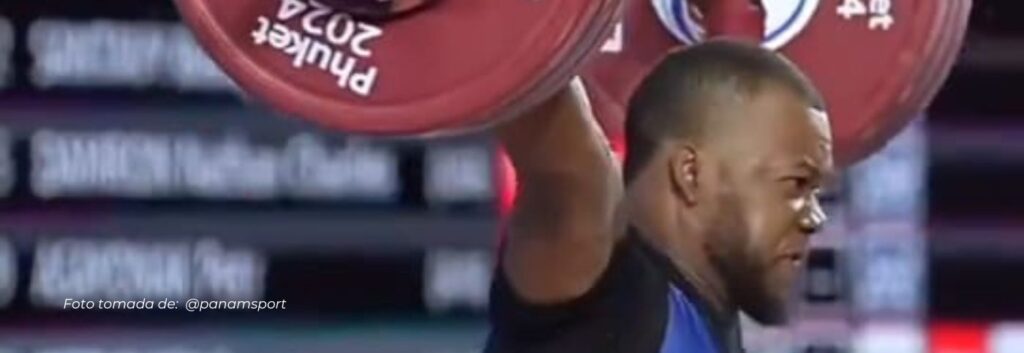 El colombiano Yeison López gana medalla de plata en levantamiento de pesas en los Juegos Olímpicos 2024