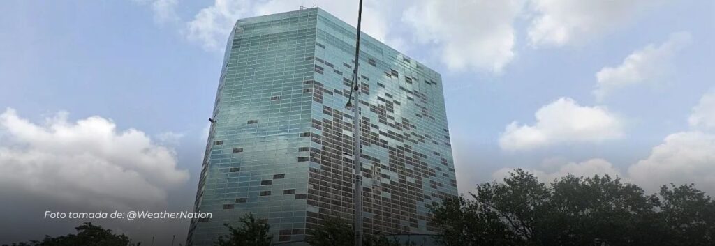 Impactante demolición controlada de un edificio de 22 pisos en Luisiana, Estados Unidos