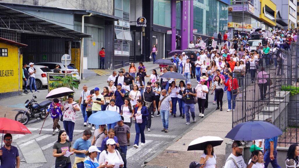 Maestros del Quindío inician movilización exigiendo calidad en el servicio de salud