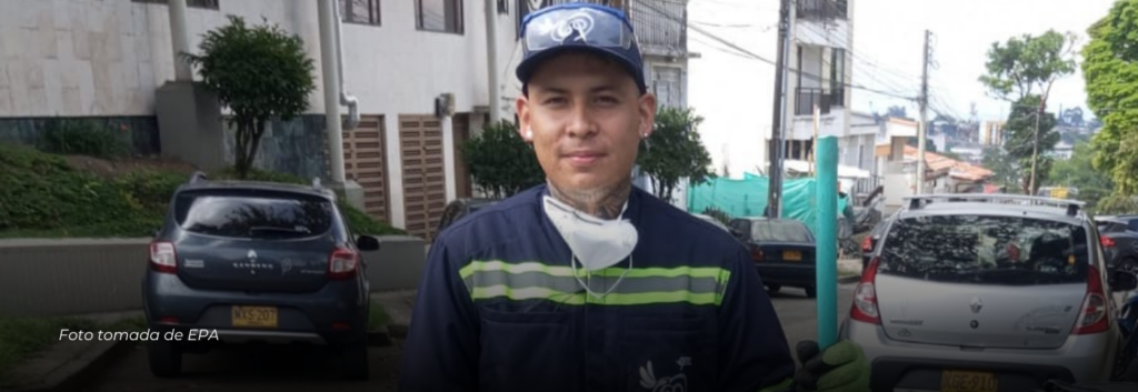 Funcionario de EPA evitó que mujer se quitara la vida en el puente de la Avenida Las Palmas en Armenia