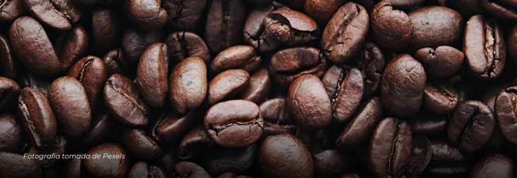 El café colombiano alcanza precios récord y beneficia a miles de familias caficultoras