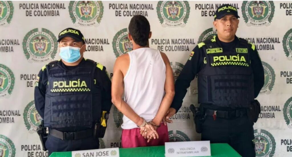 Capturan a hombre en Armenia por agredir a su madre con un palo; tenía varios antecedentes criminales