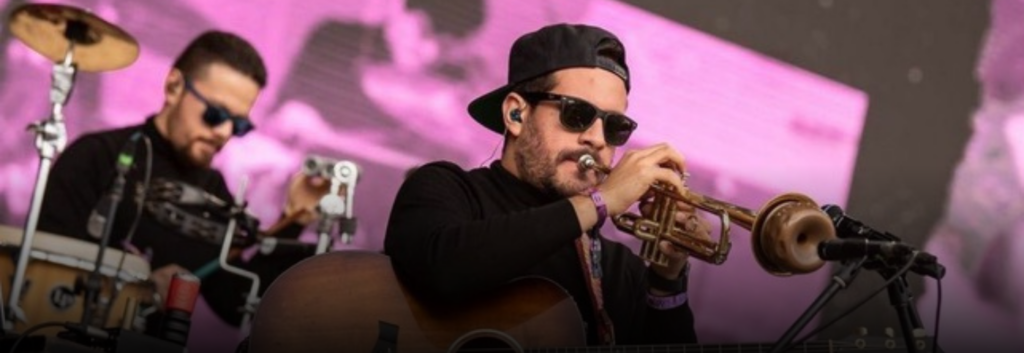 Juanse Atehortúa, el trompetista colombiano que conquista la escena musical internacional