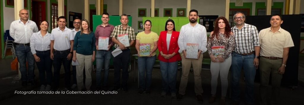 Gobernación del Quindío entregó kits con material pedagógico a docentes de la red Escuela Nueva