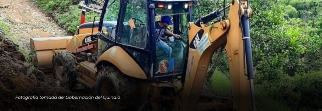 Quindío trabaja a toda máquina en atención a derrumbes y mantenimiento vial