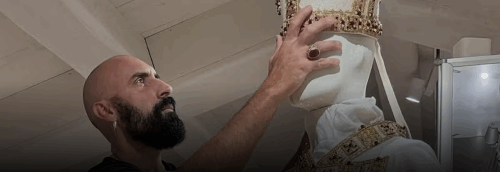 Filippo Sorcinelli, el diseñador italiano que ha vestido a los últimos papas con arte y devoción