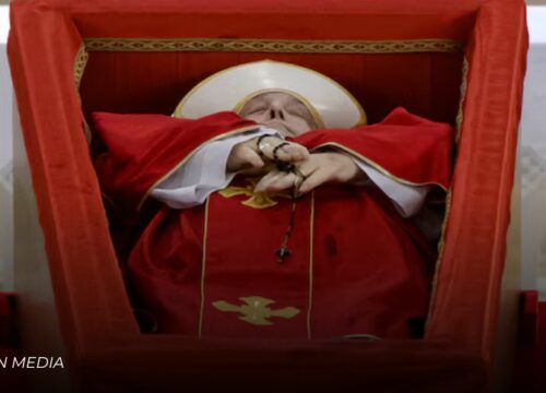 En imágenes: El Vaticano difunde las primeras fotografías del Papa Francisco tras su fallecimiento