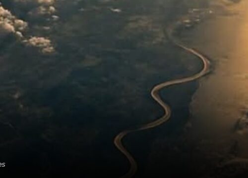 El Amazonas desde el espacio: un imponente cordón dorado en la Tierra