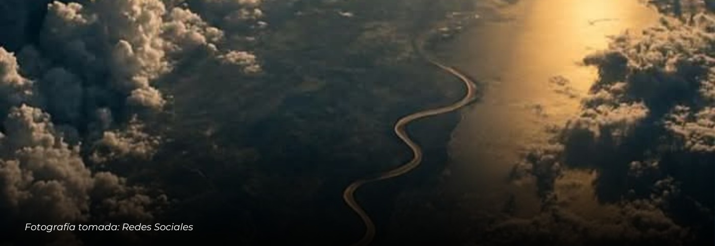 El Amazonas desde el espacio: un imponente cordón dorado en la Tierra