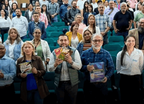 Caldas fortalece la educación con la entrega de 92 bibliotecas escolares a instituciones del departamento
