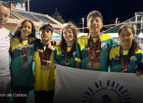 Caldas se destaca en el Nacional Infantil de Natación 2025 con 25 medallas y dos nadadoras sobresalientes