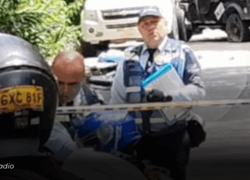 Joven motociclista murió tras chocar contra una camioneta y ser arrollado por un campero en la vía a La Florida