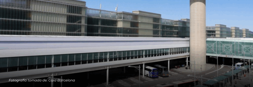 Investigan a padres que dejaron a su hijo en el aeropuerto de Barcelona por inconvenientes con su pasaporte