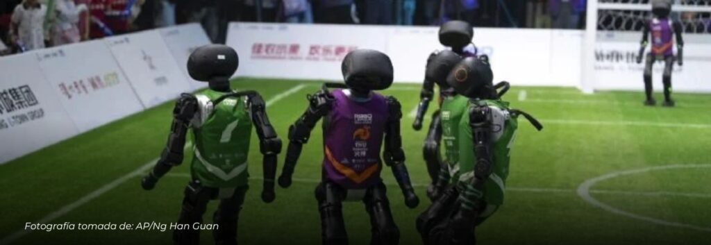 China celebra su primer torneo de fútbol entre robots humanoides impulsados por inteligencia artificial