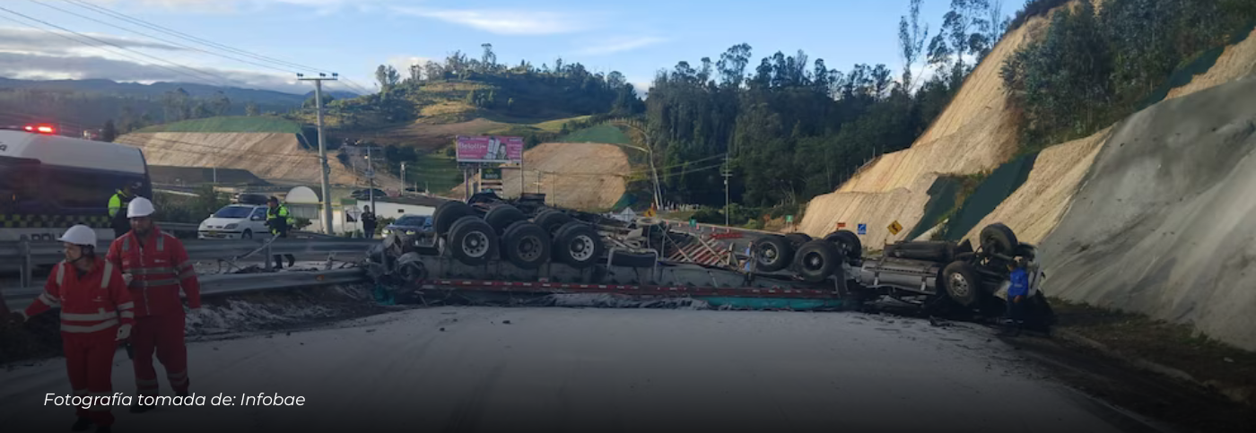 Choque de tractocamiones en la vía Bogotá–Girardot dejó un muerto y cierre vial