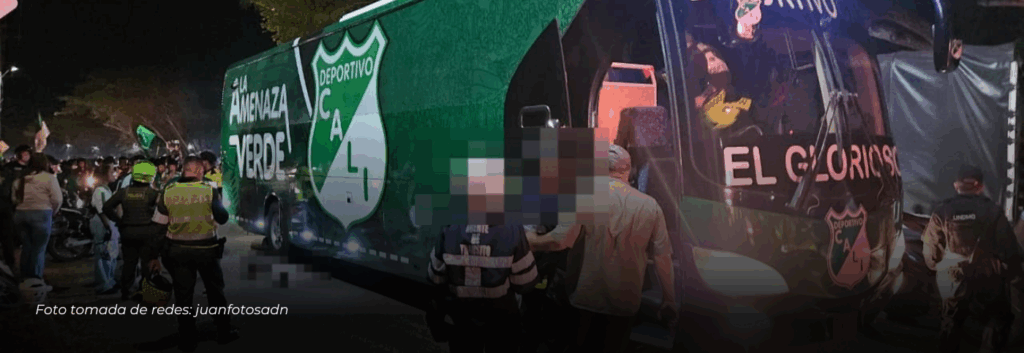Tragedia en la caravana del Deportivo Cali: un aficionado falleció arrollado por el bus del club