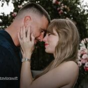 Taylor Swift anuncia su compromiso con Travis Kelce el jugador de fútbol americano tras dos años de relación