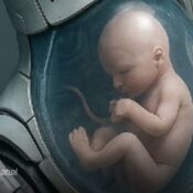 China desarrolla el primer robot humanoide con útero capaz de simular un embarazo y desata un debate mundial