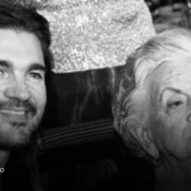 Dos personas que son Juanes y Alicia Vásquez