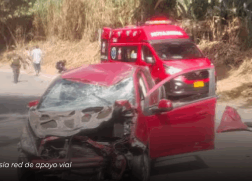 Choque entre motocicleta y vehículo en la vía Buenavista–Río Verde deja dos jóvenes fallecidos y un lesionado