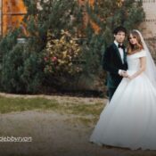 La exchica Disney Debby Ryan y el baterista de Twenty One Pilots, Josh Dun, revelan que esperan a su primer hijo