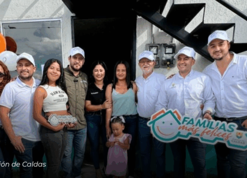 Gobierno de Caldas entrega 20 viviendas nuevas a familias de La Merced y reafirma su compromiso con la vivienda digna