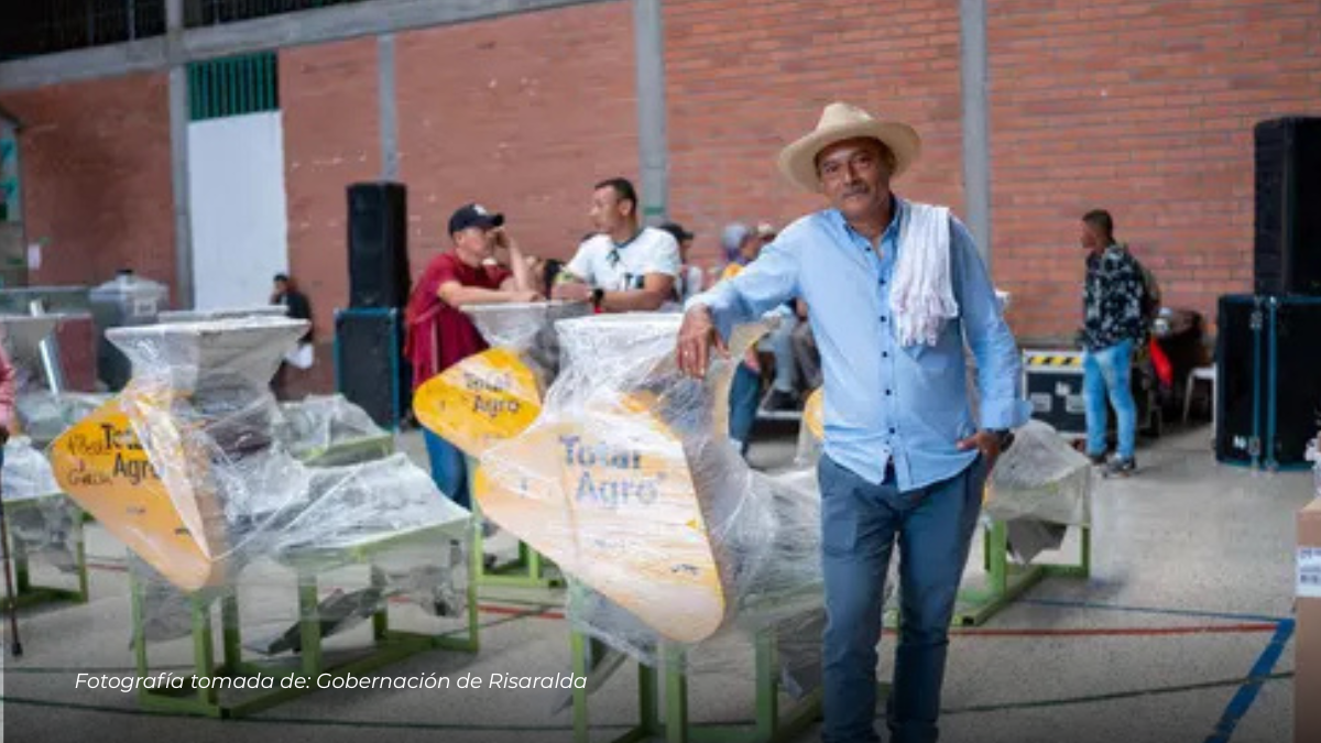 Gobernación de Risaralda fortalece la caficultura de especialidad con entrega de maquinaria en Quinchía y Guática