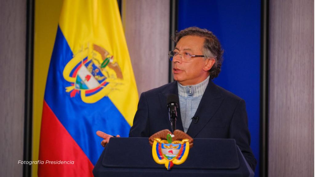 Decreto presidencial pone fin a prima especial y reduce ingresos de congresistas