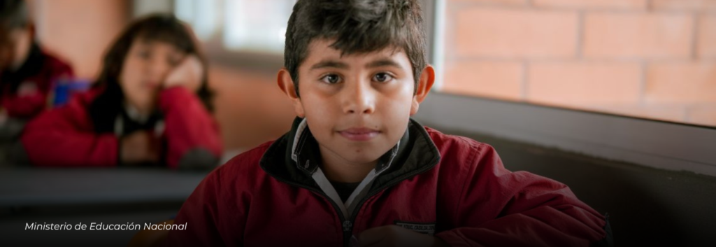 Ministerio de Educación fija reglas para útiles, uniformes y textos en 2026