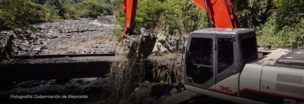 Caída de puente en La Celia deja aisladas a 20 familias y evalúan instalar estructura militar