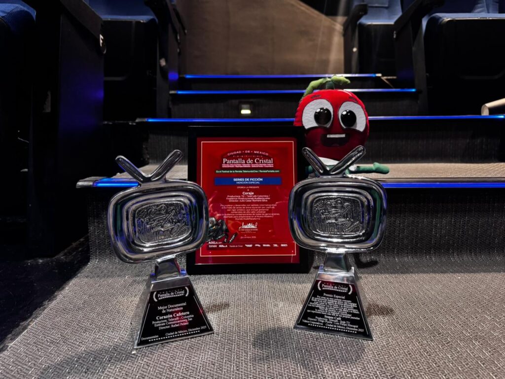 Telecafé celebra tres reconocimientos en los Premios Pantalla de Cristal en México