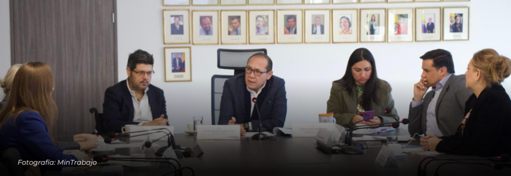 En mesa de concertación laboral crece respaldo para no tocar el aumento del 23,7% del mínimo