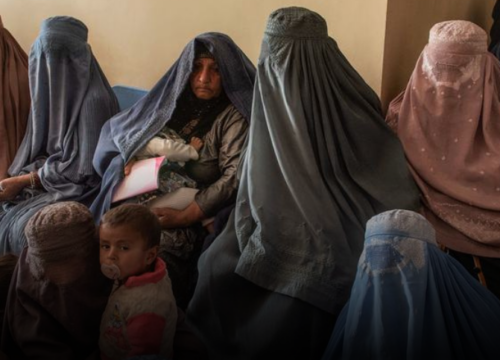 Régimen talibán permite agresiones físicas a esposas sin consecuencias penales