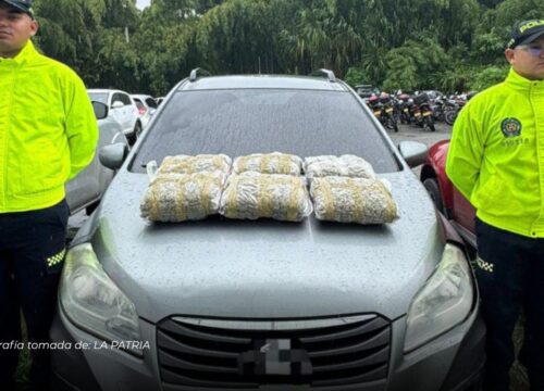 Encuentran carro abandonado con marihuana en barrio de Armenia