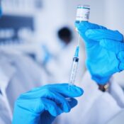 MinSalud evalúa caso sospechoso de sarampión en viajero que llegó desde México