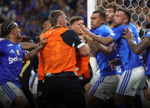 Pelea campal en final del Campeonato Mineiro deja 23 jugadores expulsados