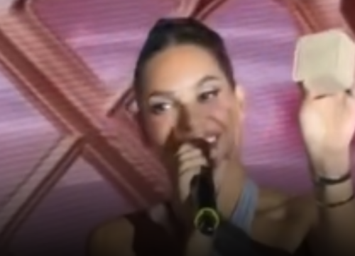 Invitados a los 15 de la hija de Andrea Valdiri recibieron esmeraldas como recuerdo del evento