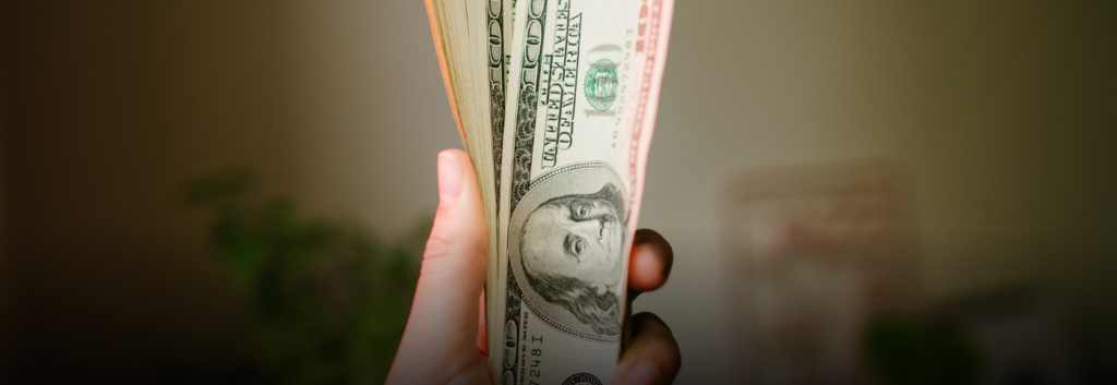 El dólar inicia la semana cerca de los $3.685 en Colombia