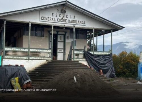 Marulanda rescata histórica escuela de bahareque y la convertirá en Casa de la Cultura