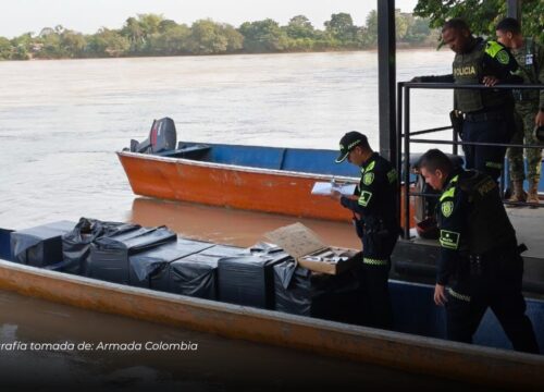 Armada incauta más de 100 antenas satelitales en operativo en el río Arauca