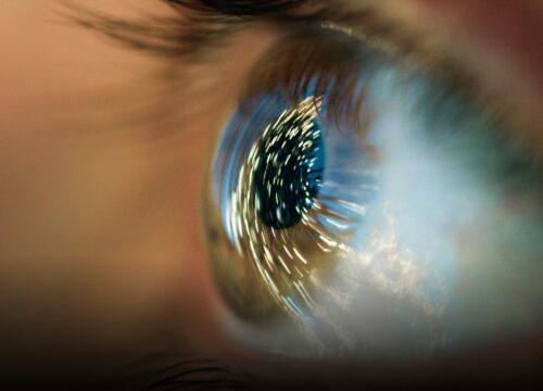 Alertan por enfermedades de la córnea y su impacto en la visión