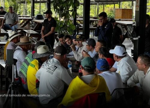 Paro campesino por impuesto predial completa cinco días y mantiene bloqueos en Santander