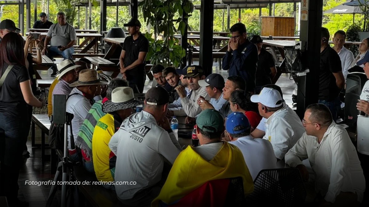 Paro campesino por impuesto predial completa cinco días y mantiene bloqueos en Santander