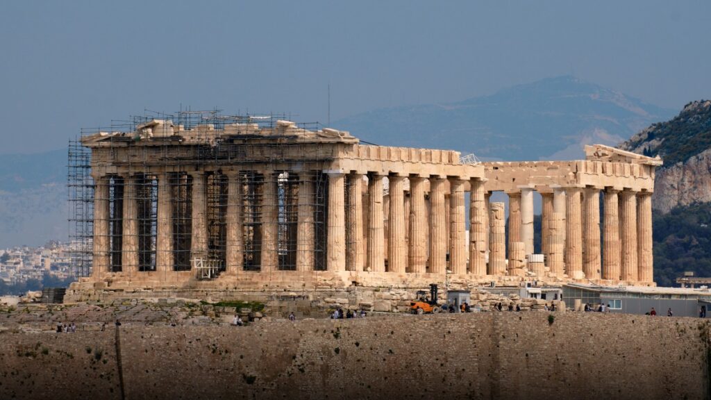 Tiroteo en Atenas deja cuatro heridos y desata operativo policial en el centro de la ciudad