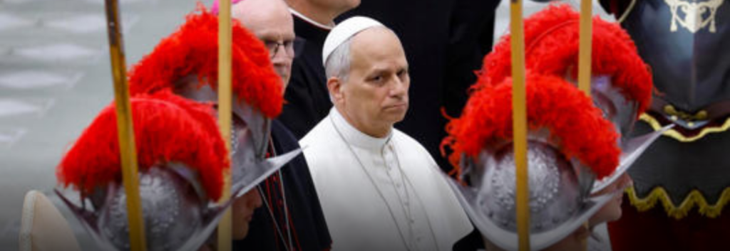 Ni el papa se salvó: banco le colgó una llamada al no creer su identidad