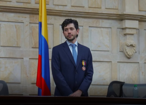 José Lombana fue condecorado por su aporte al arte y la producción audiovisual José Lombana fue condecorado por su aporte al arte y la producción audiovisual