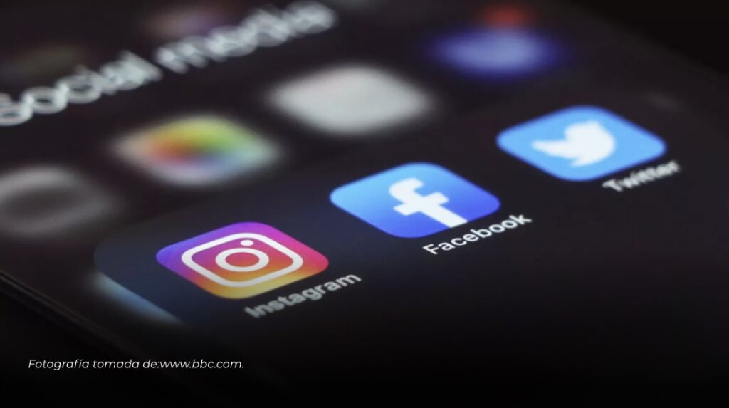 Reino Unido prohibirá las redes sociales para menores de 16 años desde 2027