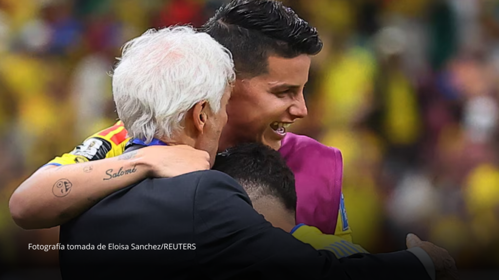 El abrazo que emocionó a los hinchas colombianos: Pékerman se reencontró con James y Juanfer en el Mundial