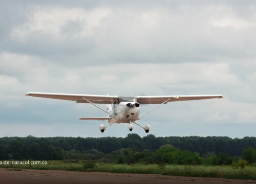 Accidente de aeronave deja cuatro personas fallecidas; autoridades investigan las causas Accidente aéreo en Villavicencio deja cuatro personas fallecidas; autoridades investigan las causas