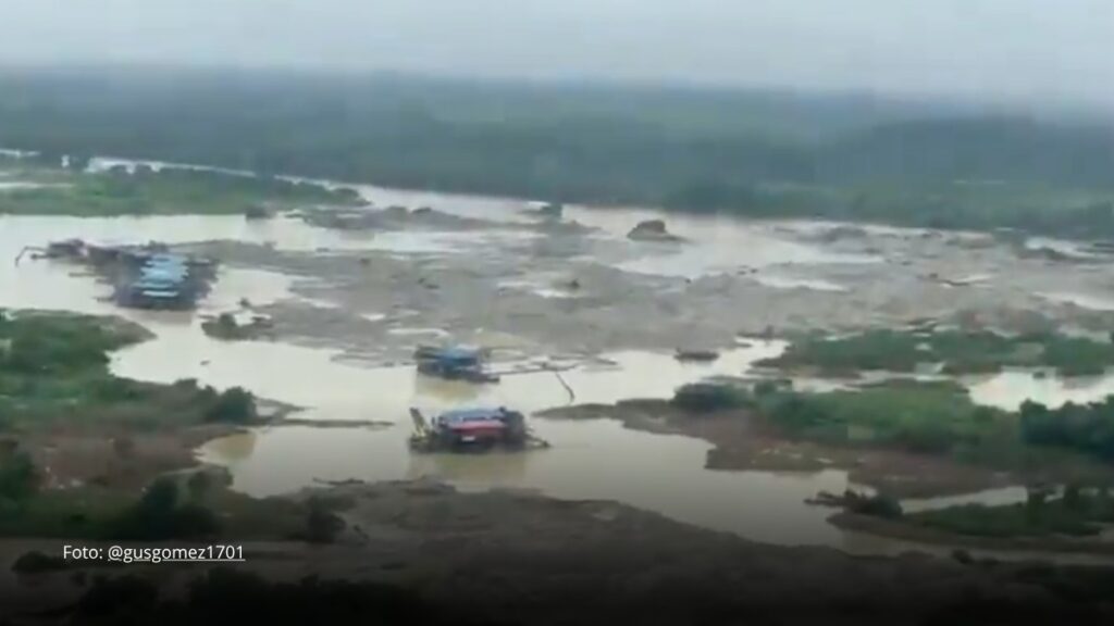 Sobrevuelo revela el impacto de la minería ilegal sobre el río Nechí en el Bajo Cauca